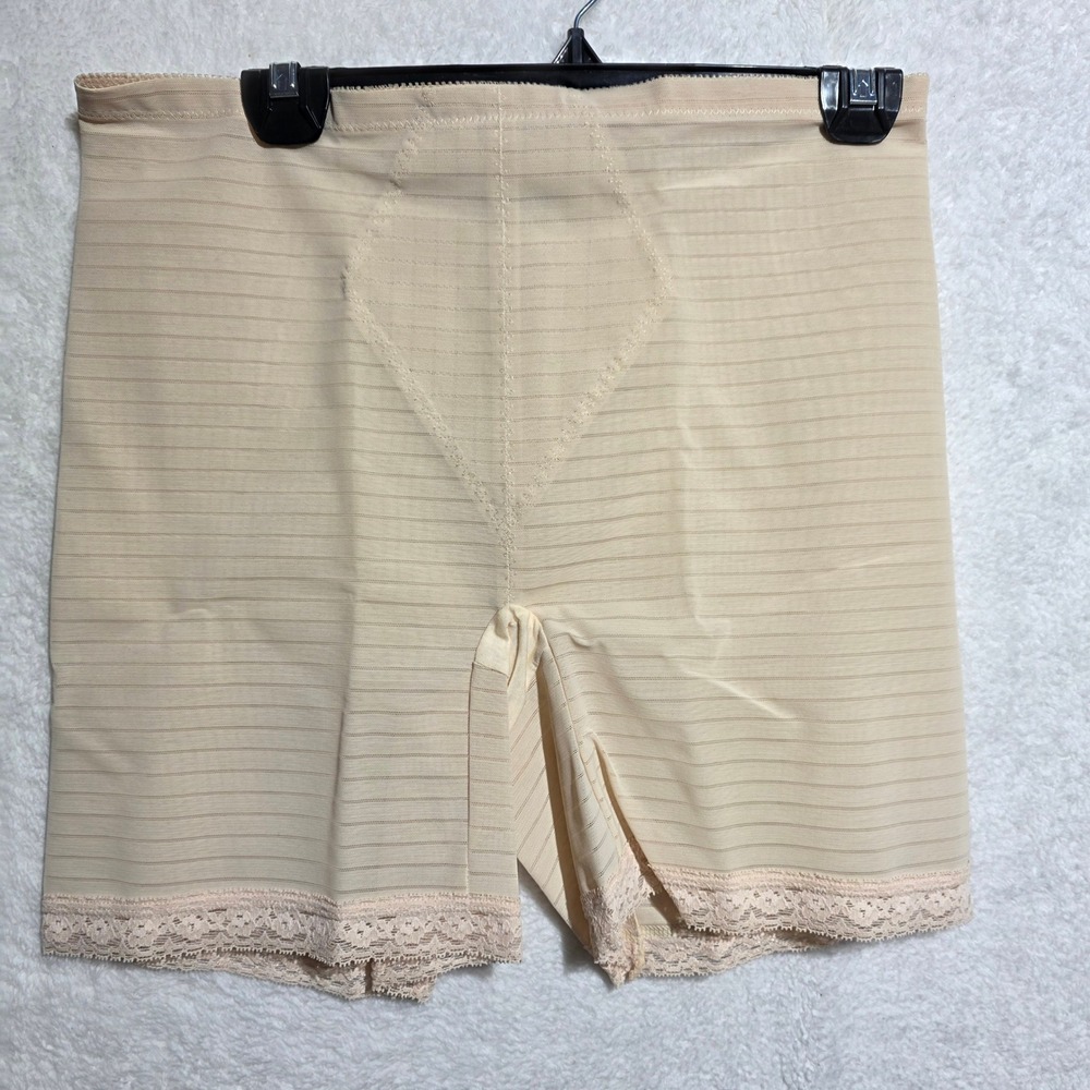 Vintage Haband For Her Wynette by Valmont Shapewear Shorts Beige Lace Trim Sz 38